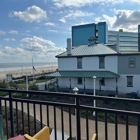 Moxy Virginia Beach Oceanfront Hotel Exterior photo