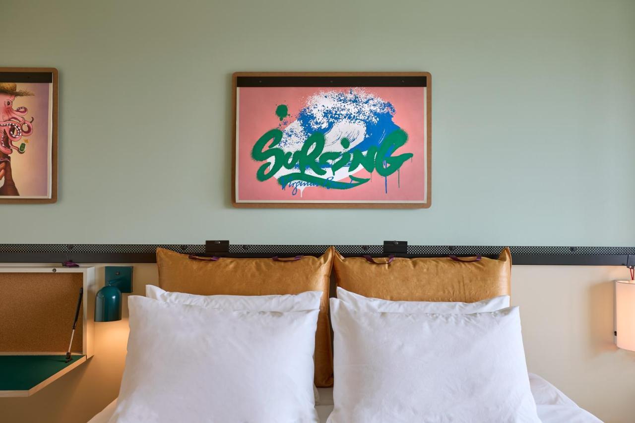 Moxy Virginia Beach Oceanfront Exterior photo