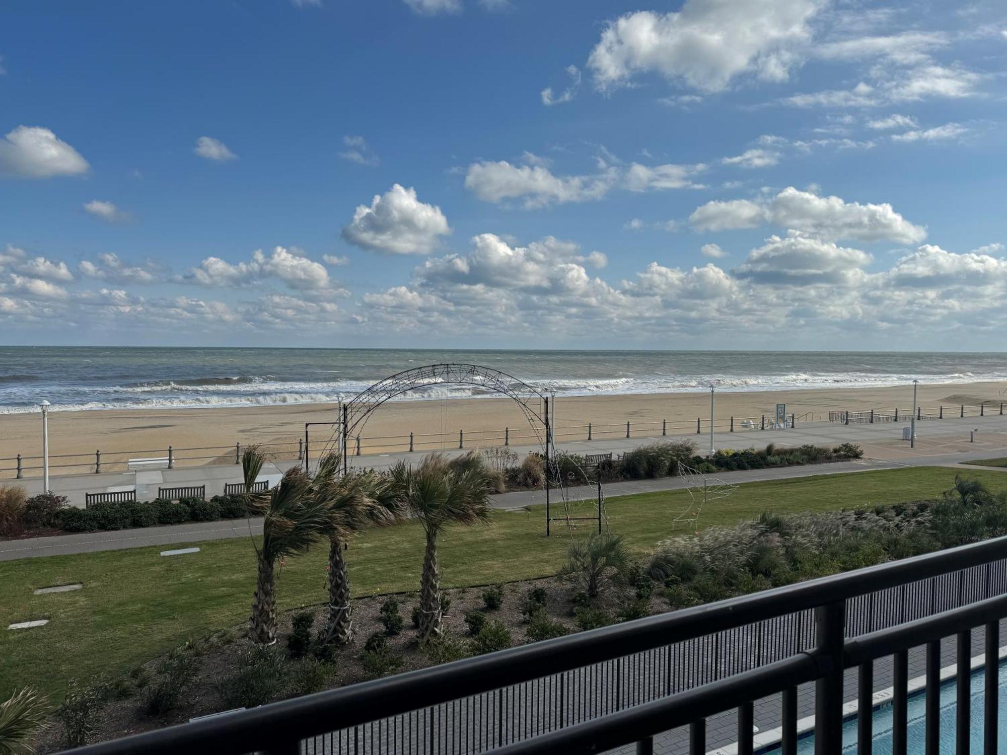 Moxy Virginia Beach Oceanfront Hotel Exterior photo