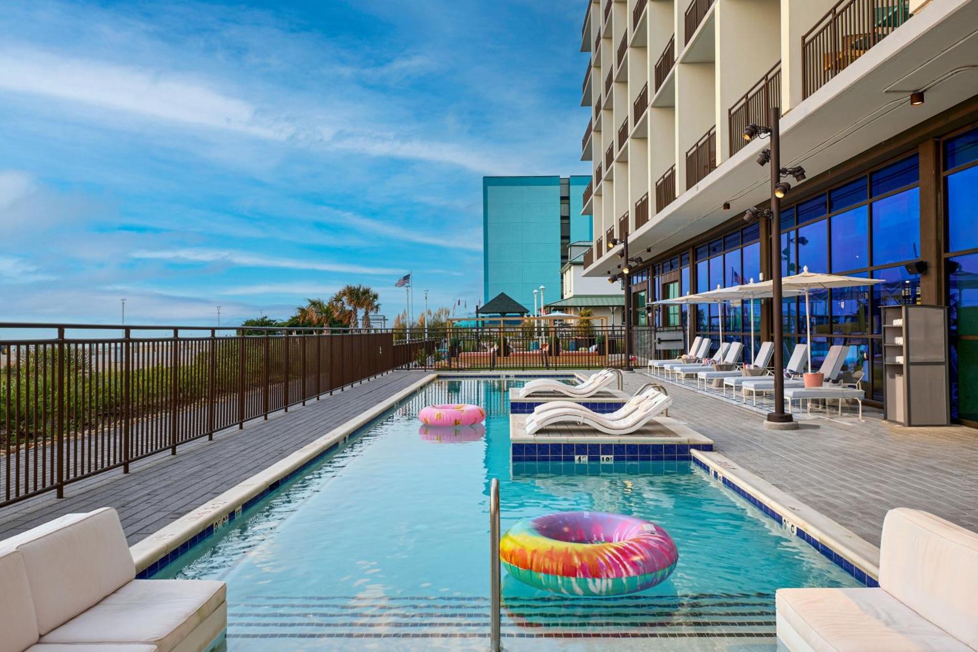 Moxy Virginia Beach Oceanfront Exterior photo
