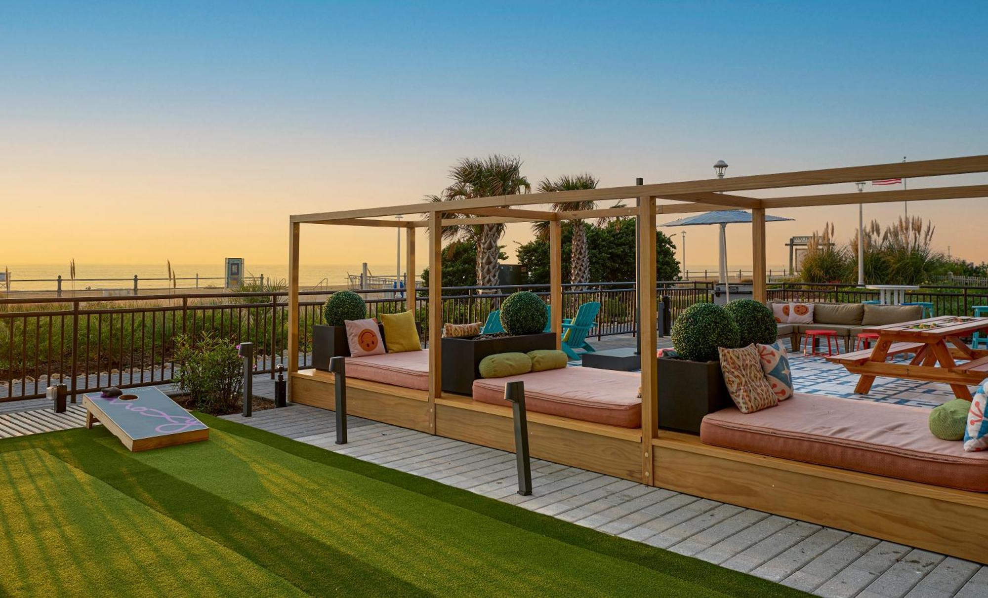 Moxy Virginia Beach Oceanfront Exterior photo